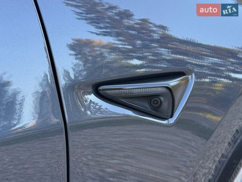 Седан Tesla Model 3 2022 в Самборе