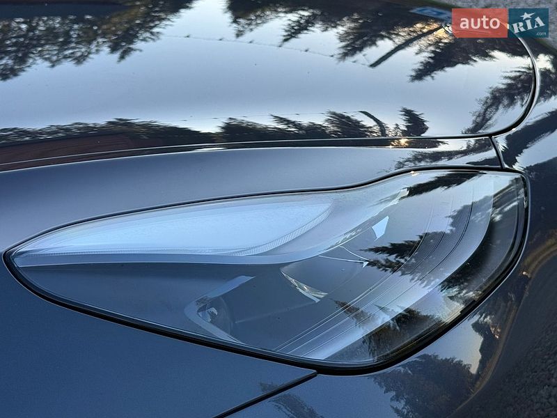 Седан Tesla Model 3 2022 в Самборе