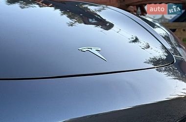 Седан Tesla Model 3 2022 в Самборе