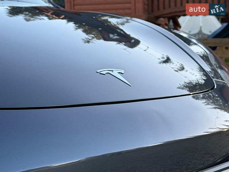 Седан Tesla Model 3 2022 в Самборе