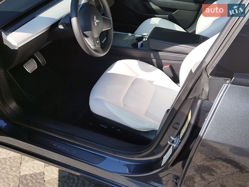 Седан Tesla Model 3 2022 в Харкові