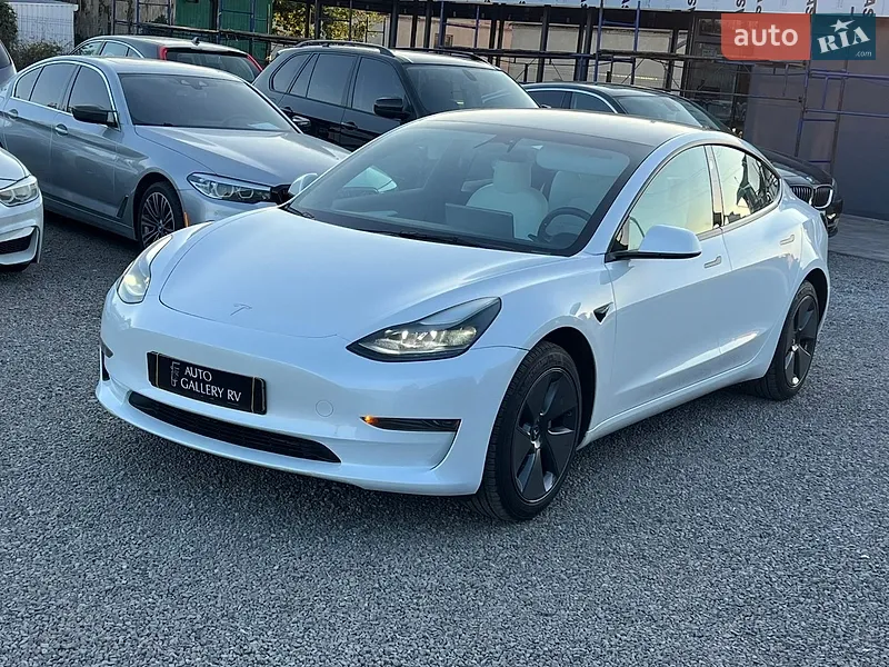 Tesla Model 3 2023