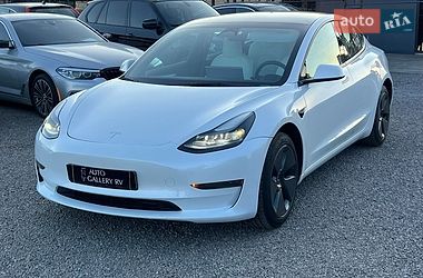 Седан Tesla Model 3 2023 в Рівному