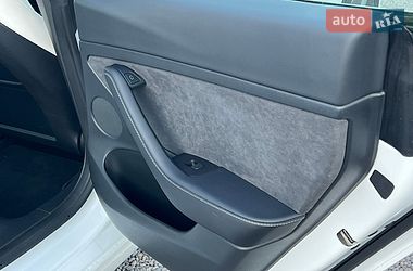 Седан Tesla Model 3 2023 в Рівному
