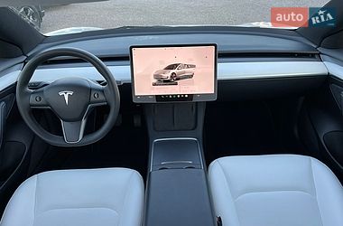 Седан Tesla Model 3 2023 в Рівному