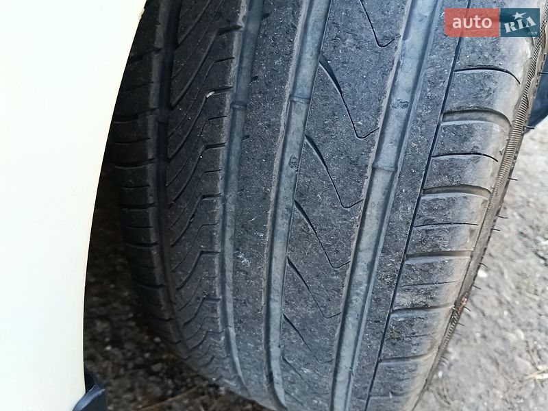 Седан Tesla Model 3 2019 в Львове