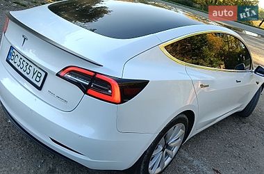 Седан Tesla Model 3 2019 в Львове