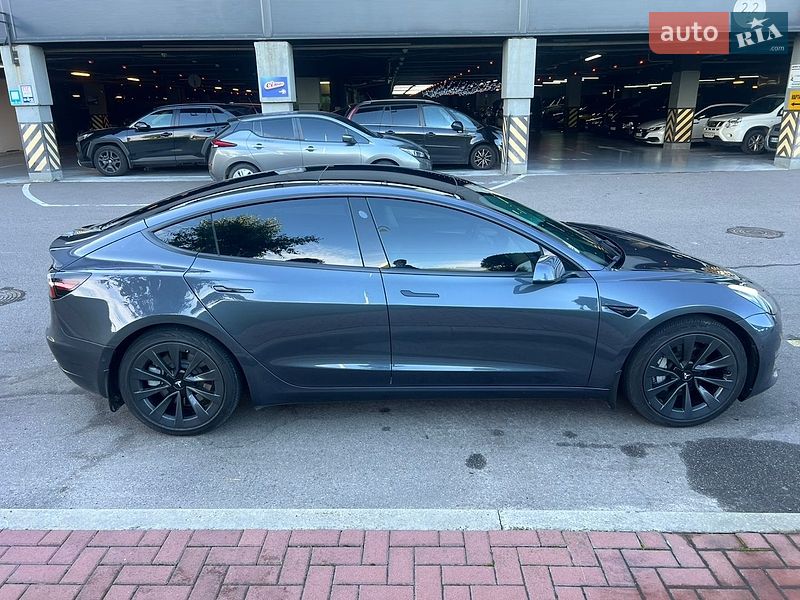 Седан Tesla Model 3 2022 в Києві