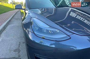 Седан Tesla Model 3 2022 в Києві