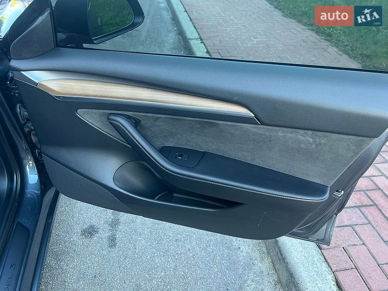 Седан Tesla Model 3 2022 в Києві