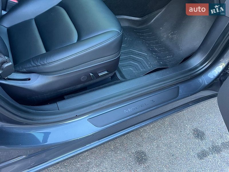 Седан Tesla Model 3 2022 в Києві
