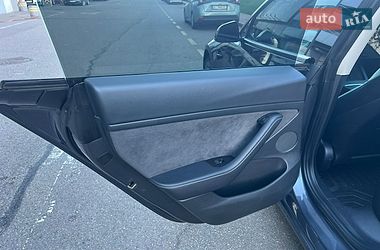 Седан Tesla Model 3 2022 в Києві