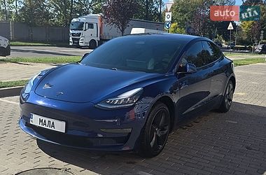 Седан Tesla Model 3 2018 в Львове