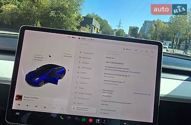 Седан Tesla Model 3 2018 в Львове