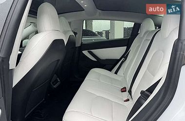 Седан Tesla Model 3 2020 в Києві