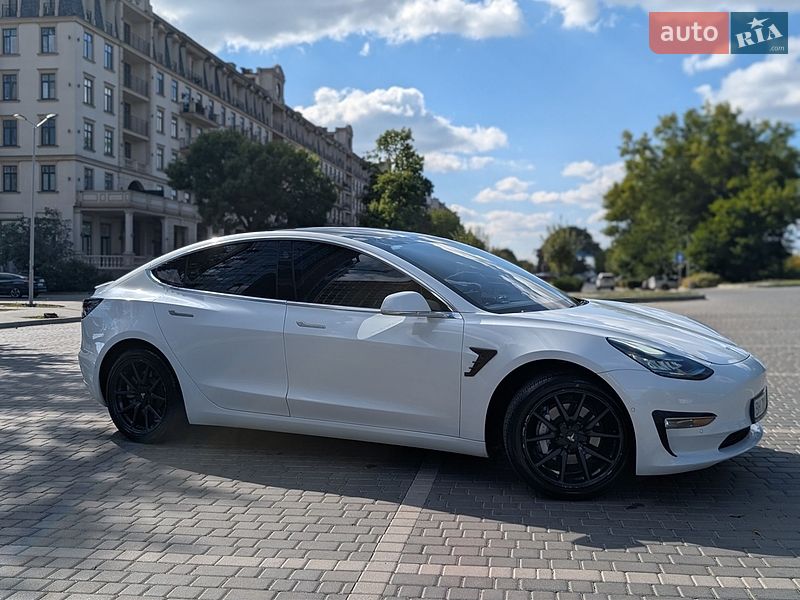 Седан Tesla Model 3 2019 в Одессе