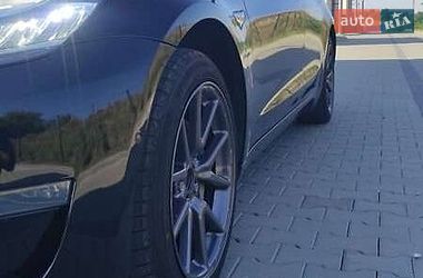 Седан Tesla Model 3 2019 в Києві