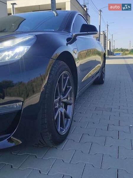 Седан Tesla Model 3 2019 в Києві