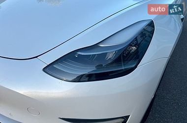 Седан Tesla Model 3 2022 в Киеве