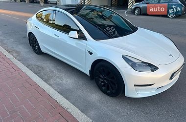 Седан Tesla Model 3 2022 в Киеве