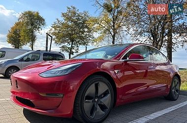 Седан Tesla Model 3 2018 в Львове