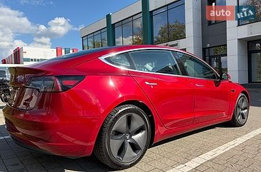 Седан Tesla Model 3 2018 в Львове