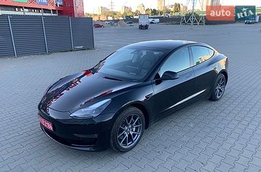 Седан Tesla Model 3 2022 в Киеве
