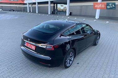Седан Tesla Model 3 2022 в Киеве