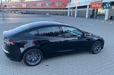 Седан Tesla Model 3 2022 в Киеве