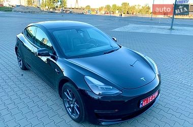 Седан Tesla Model 3 2022 в Киеве
