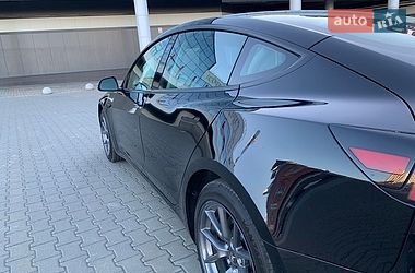 Седан Tesla Model 3 2022 в Киеве