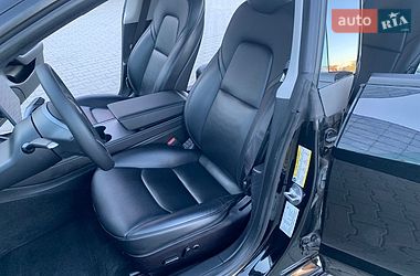 Седан Tesla Model 3 2022 в Киеве