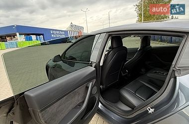 Седан Tesla Model 3 2022 в Краснограді