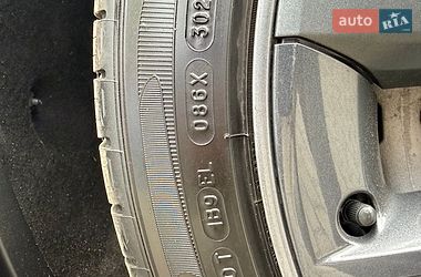 Седан Tesla Model 3 2022 в Краснограді