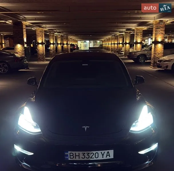 Tesla Model 3 2020