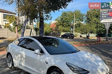 Седан Tesla Model 3 2017 в Киеве