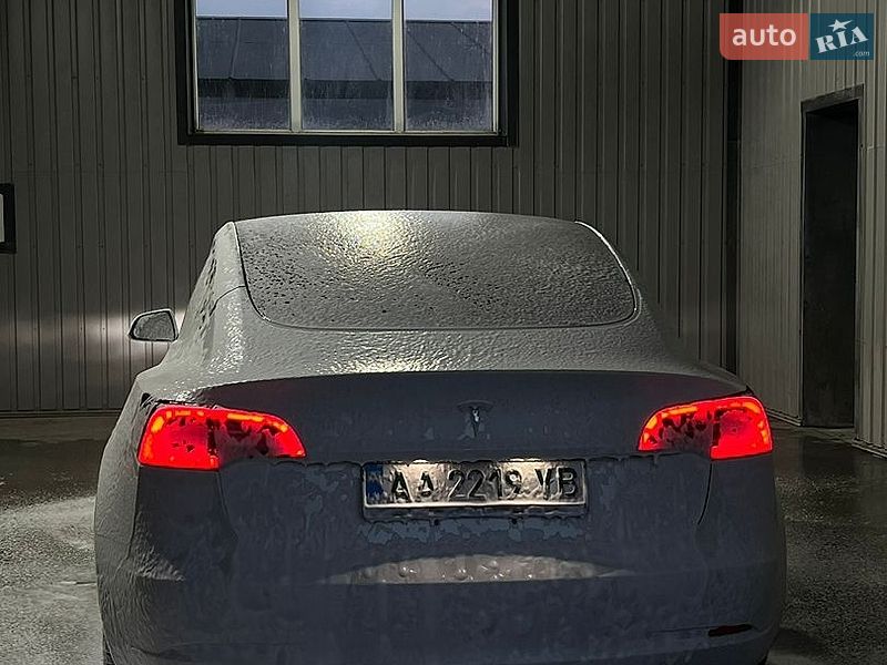 Седан Tesla Model 3 2017 в Киеве
