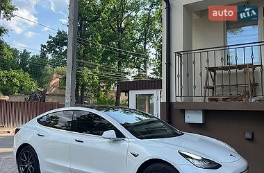 Седан Tesla Model 3 2017 в Киеве