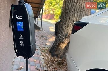 Седан Tesla Model 3 2017 в Киеве