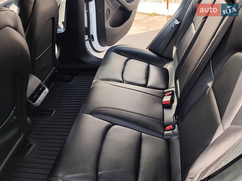 Седан Tesla Model 3 2022 в Харькове
