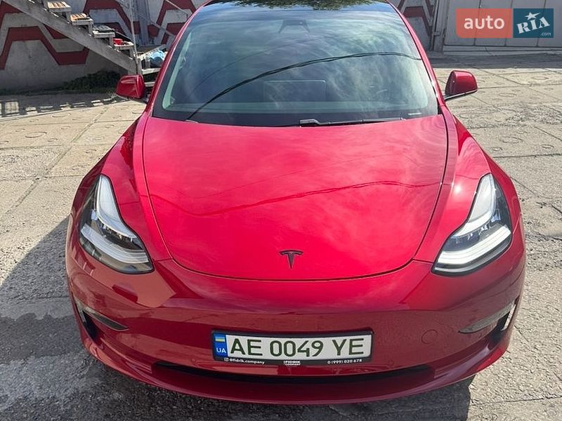 Седан Tesla Model 3 2020 в Дніпрі