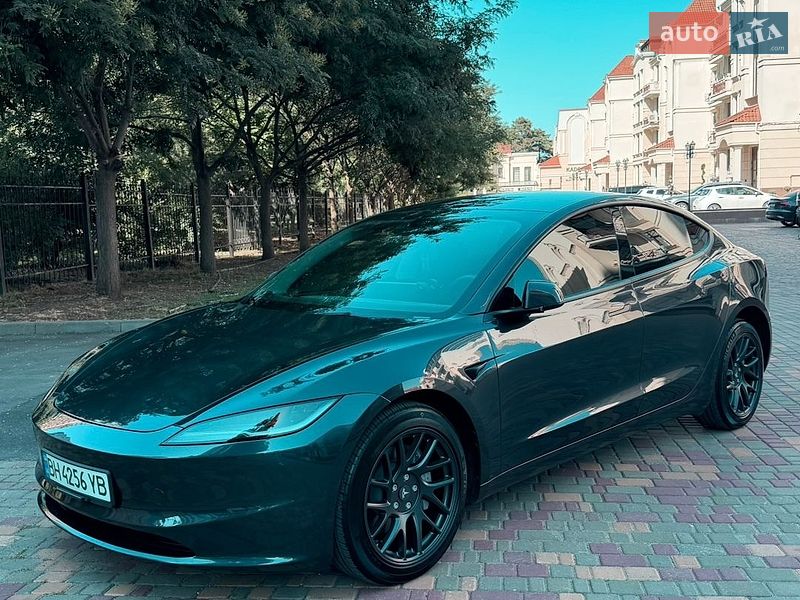 Седан Tesla Model 3 2024 в Одессе