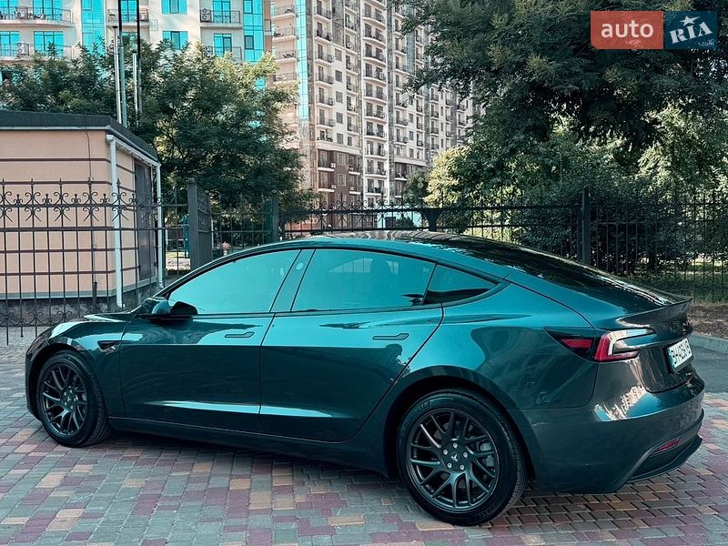 Седан Tesla Model 3 2024 в Одессе