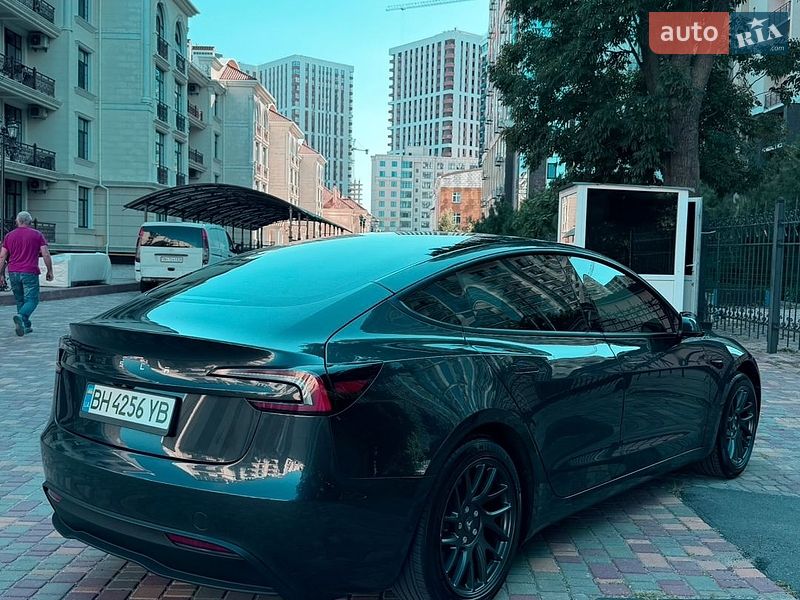 Седан Tesla Model 3 2024 в Одессе