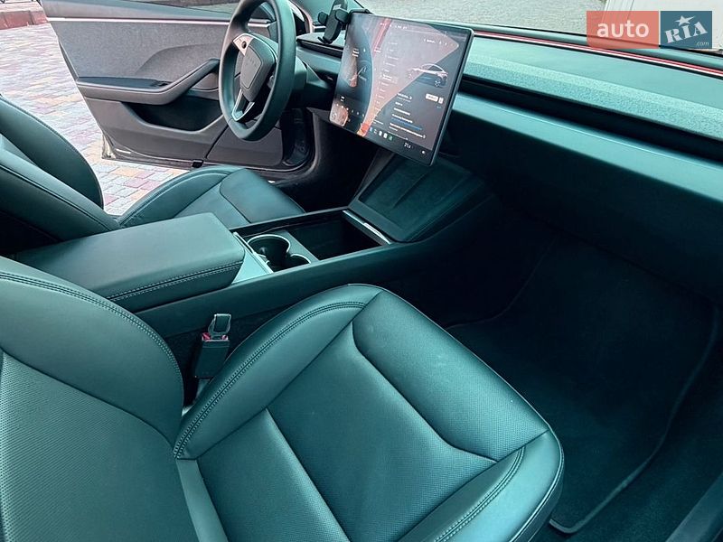Седан Tesla Model 3 2024 в Одессе