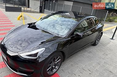 Седан Tesla Model 3 2022 в Львове