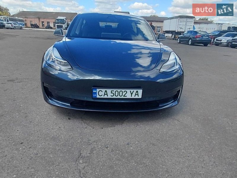 Седан Tesla Model 3 2020 в Києві