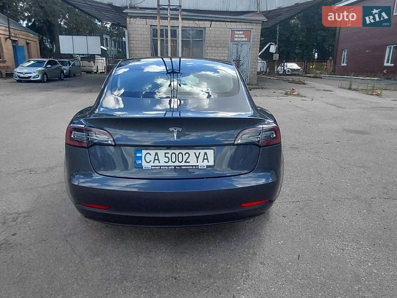 Седан Tesla Model 3 2020 в Києві