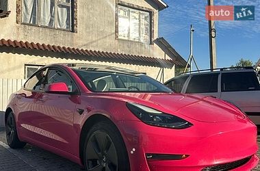 Седан Tesla Model 3 2023 в Монастыриске