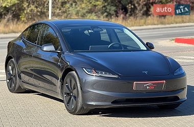 Седан Tesla Model 3 2024 в Тернополі